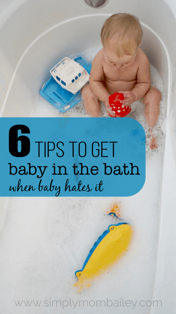 Baby hates the bath? Try these ideas from a real baby hating the bath mom. #bathtime #babytime #bondingwithbaby #babytips #parenting #momtips #bathtimeroutine #howtodobath